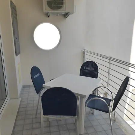 Moderno Trilocale Con Doppi Servizi Piazza Marconi Lägenhet *