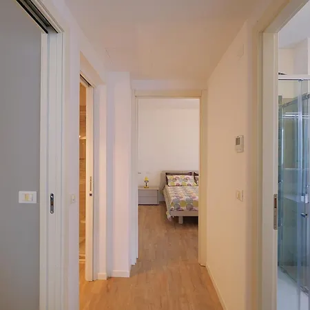 Apartament Moderno Trilocale Con Doppi Servizi Piazza Marconi